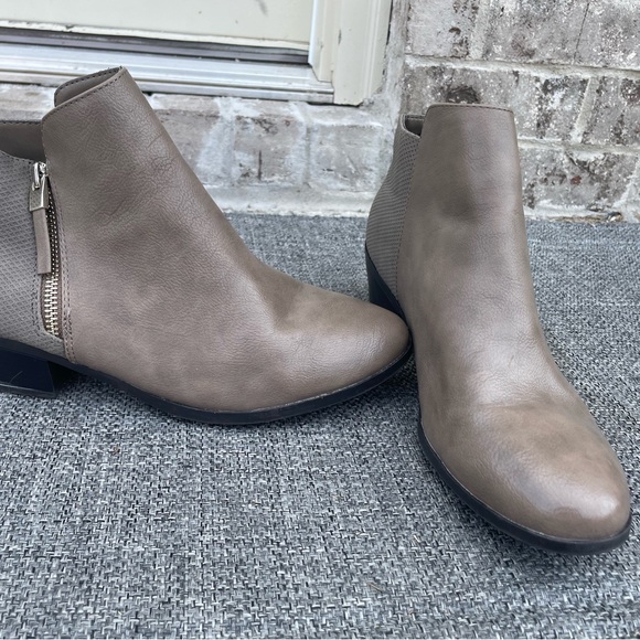 Call it spring ladies boots worn - Picture 3 of 6